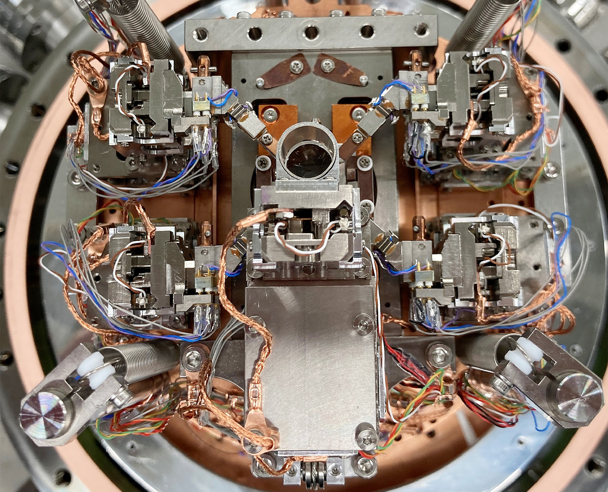 Inside of Time-resolved multiprobe microscopy system